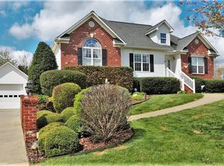 121 N High Field Rd, Advance, NC 27006