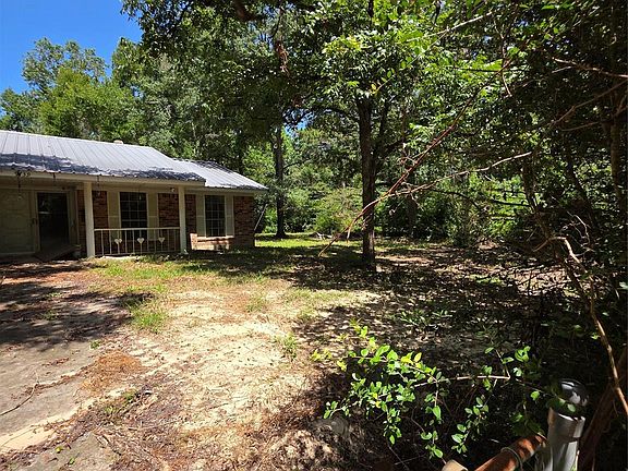 3rd image of 9739 Lakeview Dr