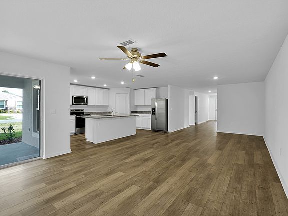 Live and host comfortably with this spacious floor plan