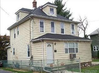 187 Cleveland Ave, Mineola, NY 11501