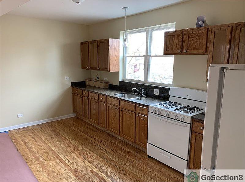 2439 W Lithuanian Plaza Ct 2, Chicago, IL 60629 Zillow