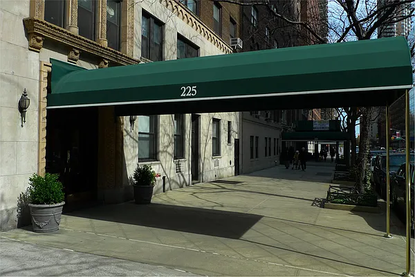 Sold by Douglas Elliman | media 24