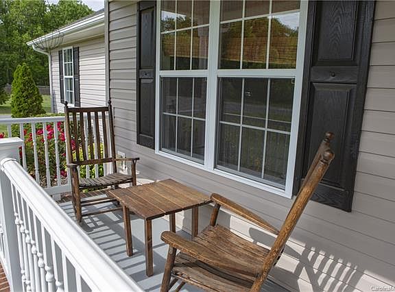 4th image of 1795 Riverstone Dr