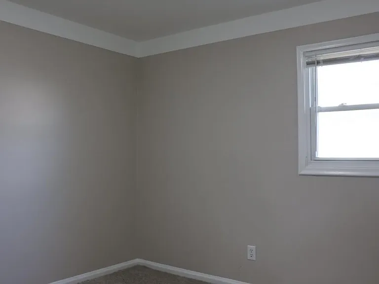 1453 E Goulson Ave — Photo 6