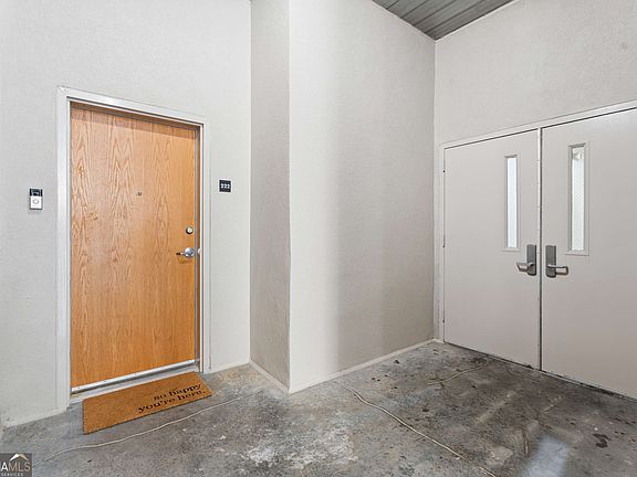 4th image of 384 Ralph McGill Blvd NE Unit 222