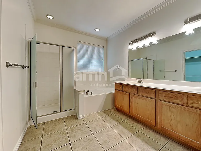 8001 Amesbury Ln — Photo 17
