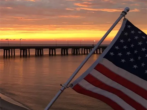 4624 Ocean View Ave, Virginia Beach, VA 23455