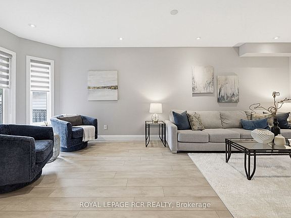4th image of 42 Archbury Cir