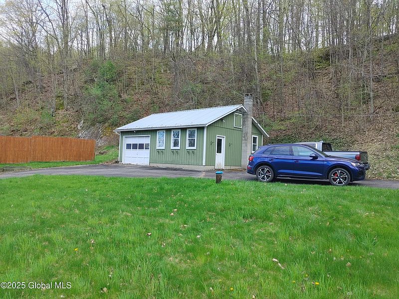 2nd image of 73 River Road