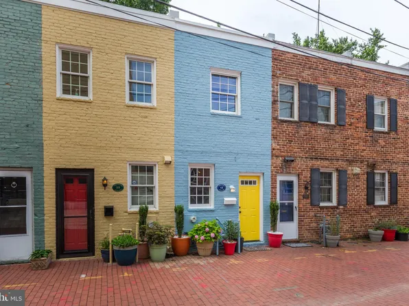 12 Snows Ct NW, Washington, DC 20037