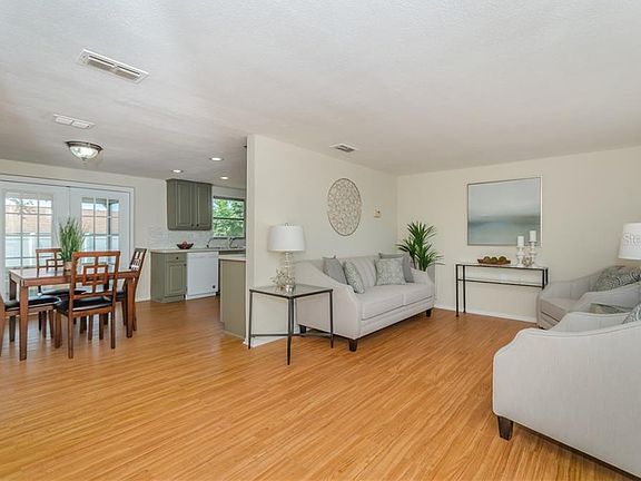 3rd image of 1519 Saplin Dr