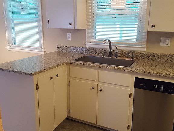 5th image of 102 Macdougal Pl