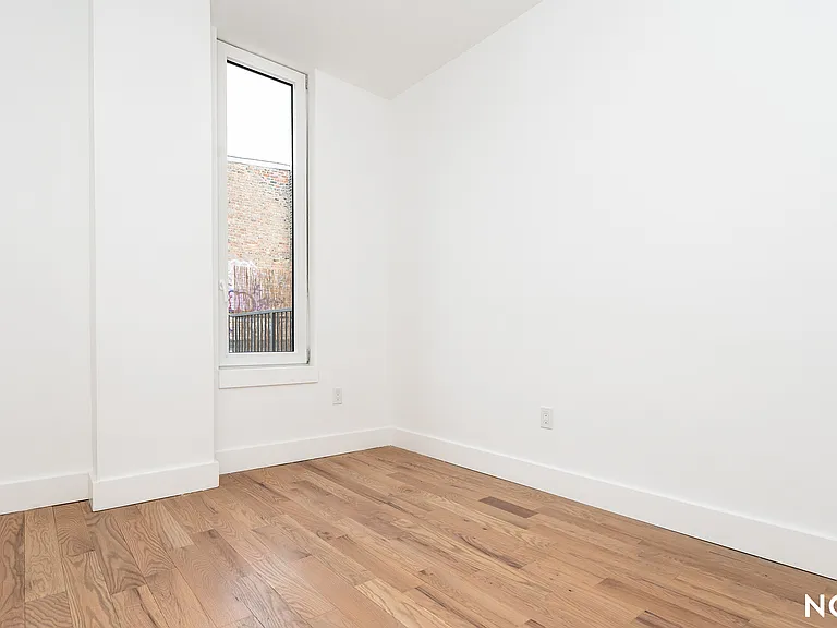 228 N 7th St #203 — Photo 8