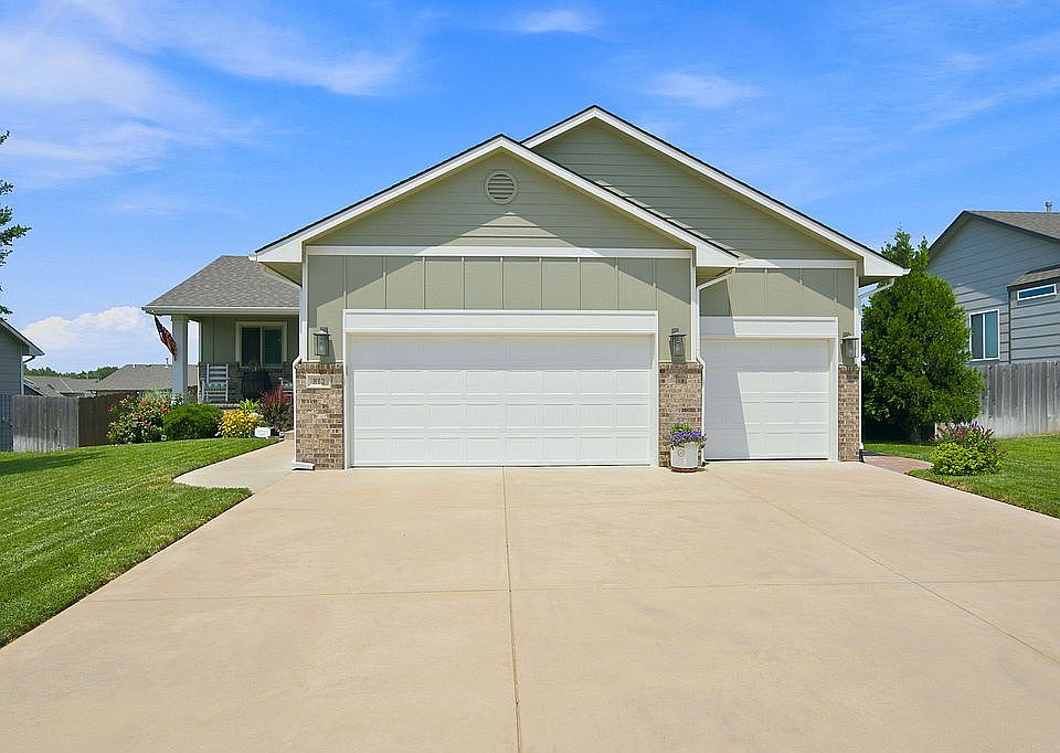 1st image of 812 N Tyndall Ct