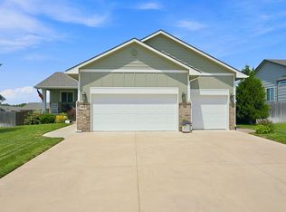 812 N Tyndall Ct, Derby, KS 67037