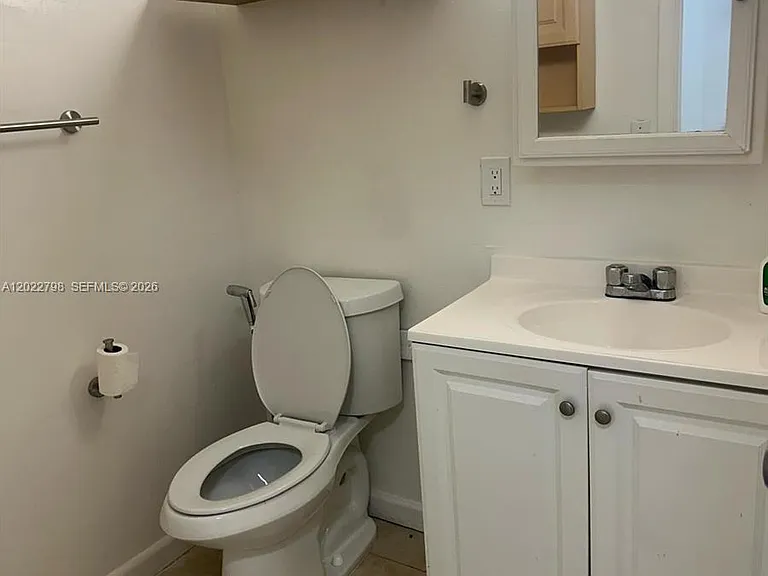 1115 SW 136th Pl #2 — Photo 7