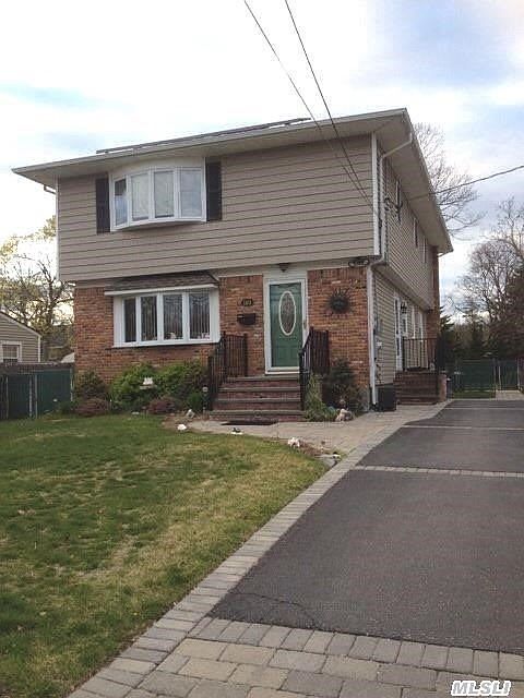 1st image of 169 N Railroad Ave