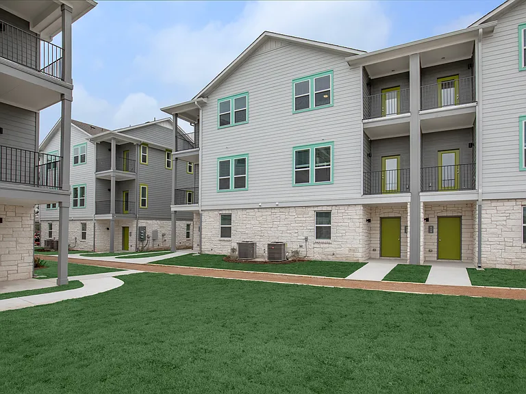 Trailside Oaks Townhomes — Photo 139