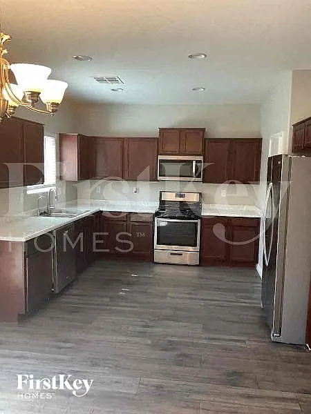 3 bed, 2.5 bath, 1540 sqft, $1,720 — Photo 4