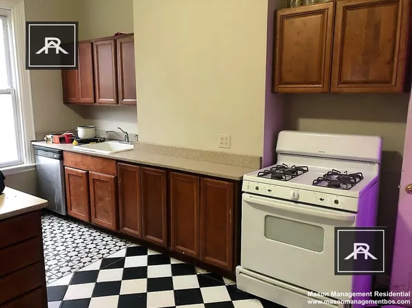 40 Gardner St, Allston, MA 02134