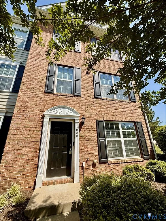 3 bed, 2.5 bath, 1920 sqft, $2,100 — Photo 2