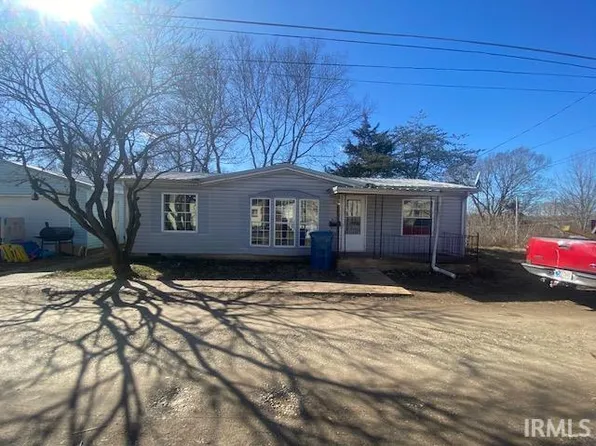 217 1st St, Covington, IN 47932