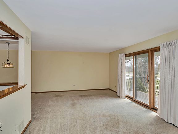 5th image of 10642 Melissa Dr #105
