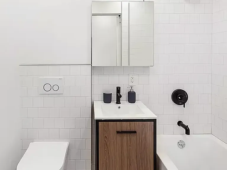 982 Willoughby Ave #3B — Photo 5