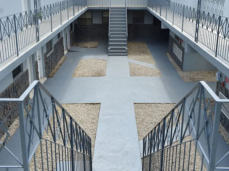 Danielle Apartments — Photo 16