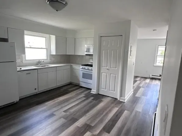 10 Miles Ave #A, Woodbridge, CT 06525