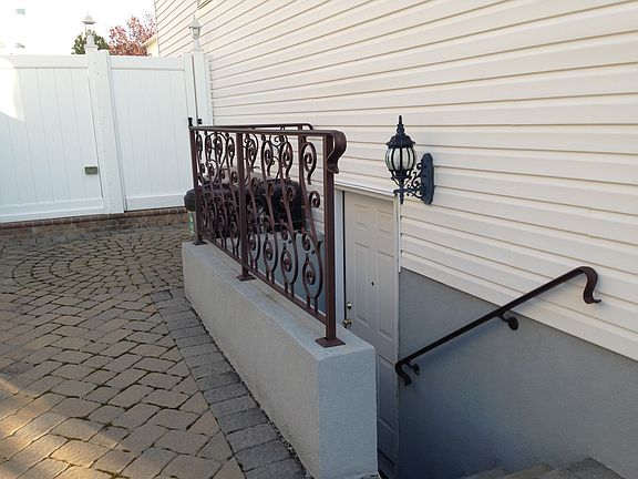 3rd image of 233 Swinnerton St
