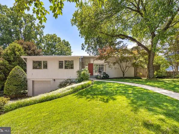 5407 Uppingham St, Chevy Chase, MD 20815