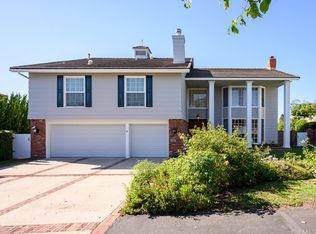 39 Country Ln, Rolling Hills Estates, CA 90274