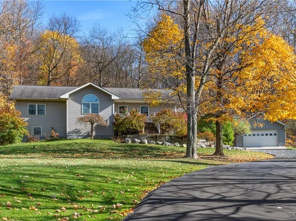 3202 Bella Vista Dr, La Fayette, NY 13084