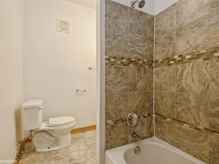 4455 N Dover St #2 — Photo 9