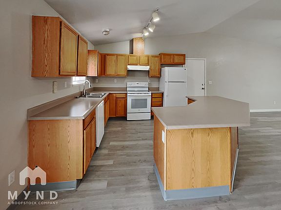 3rd image of 1411 Laughing Chukar Ln
