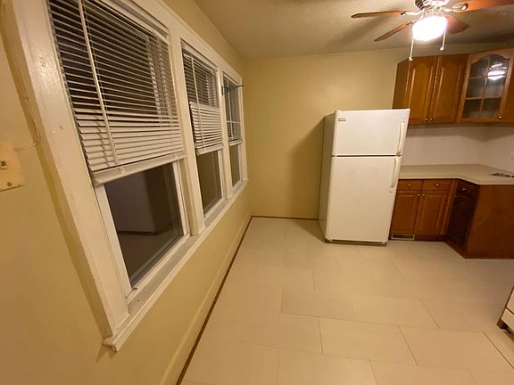 4th image of 3118 N Main St Unit 2