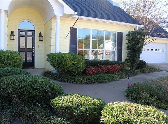 2nd image of 712 Park Place Dr