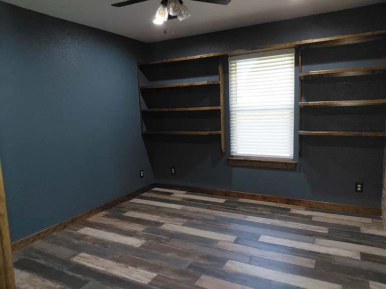 3725 Greenwood Rd — Photo 17