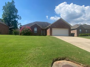 5901 Base Meadows Dr, Jacksonville, AR 72076