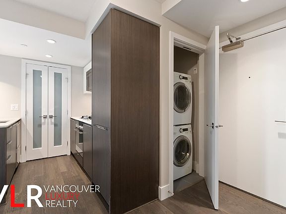 5th image of 538 W 7th Ave #601
