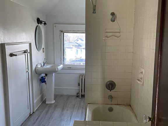 4th image of 64 Grand Ave #4