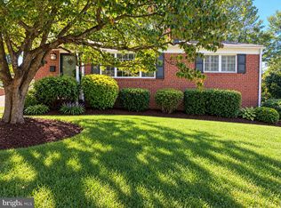 10005 Peterson St, Fairfax, VA 22031