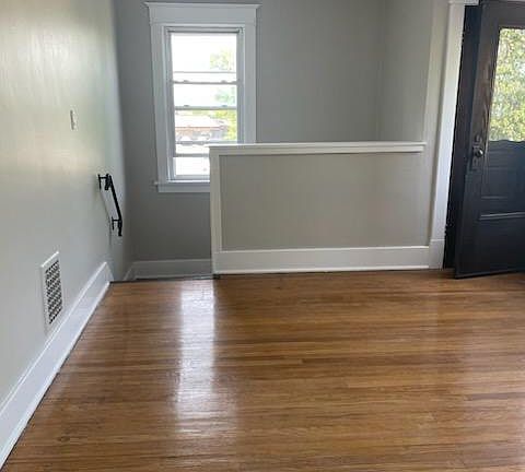 4th image of 632 Linden Ave
