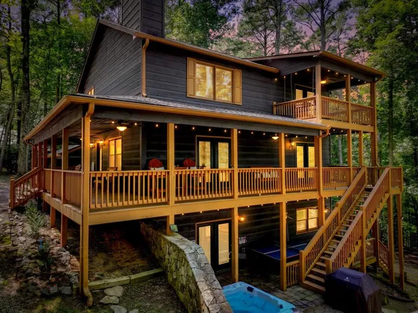 22 Kings Ct, Ellijay, GA 30540