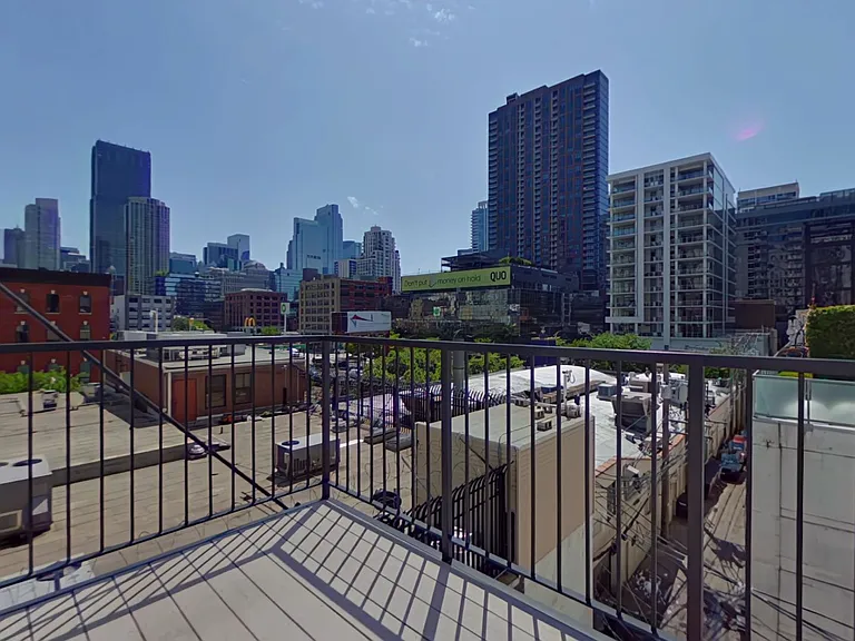 670 N. Clark — Photo 13