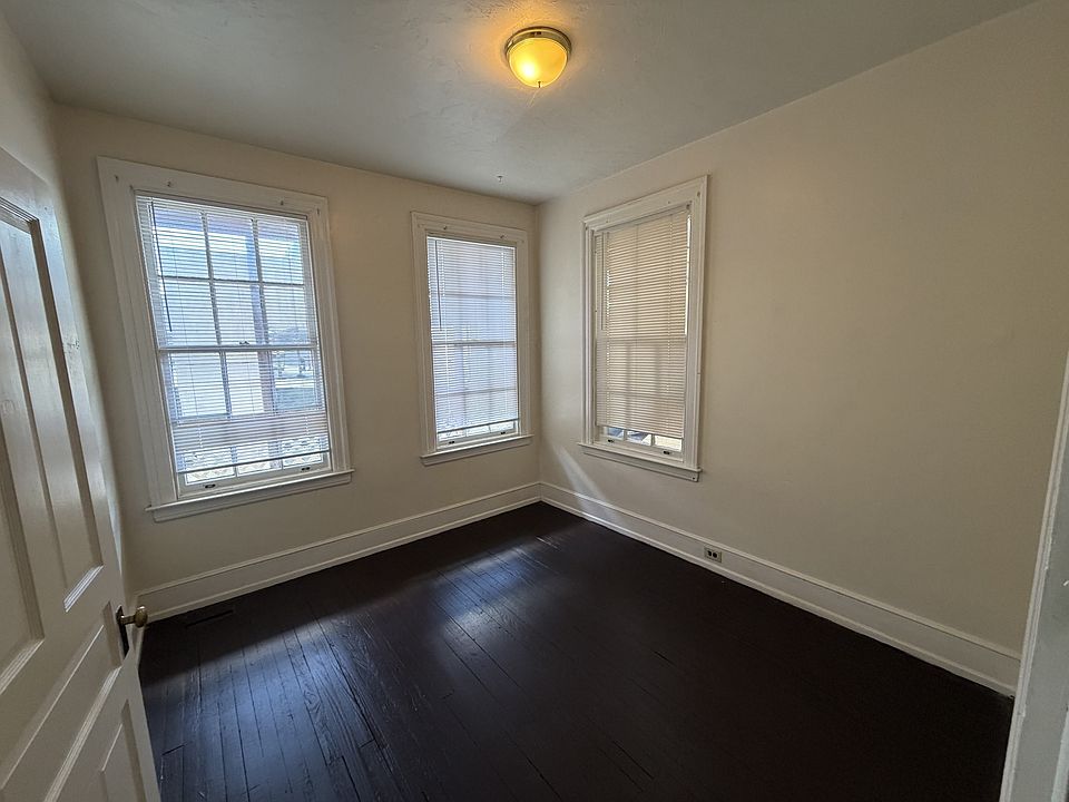 1st image of 132 W Market St