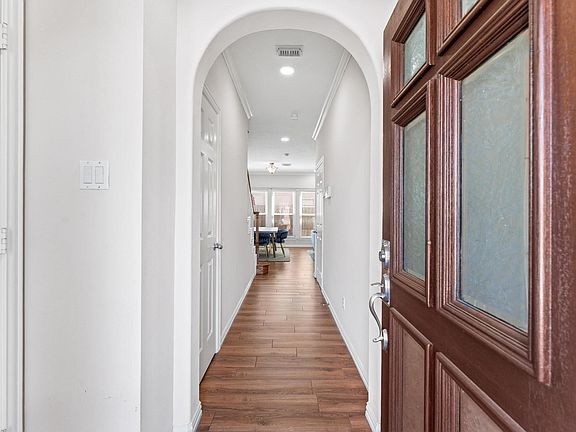 4th image of 6107 Windwater Pointe