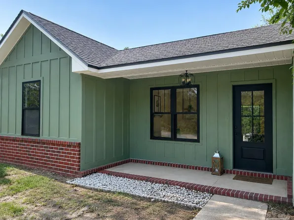 1643 Balogh Dr, Gulf Breeze, FL 32563