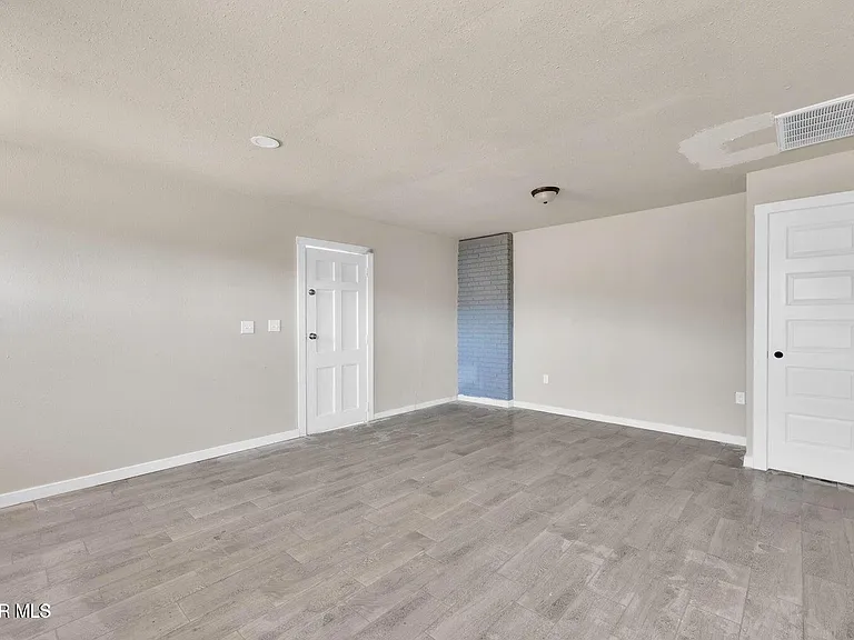 8827 Mount Elbert Dr #3 — Photo 2